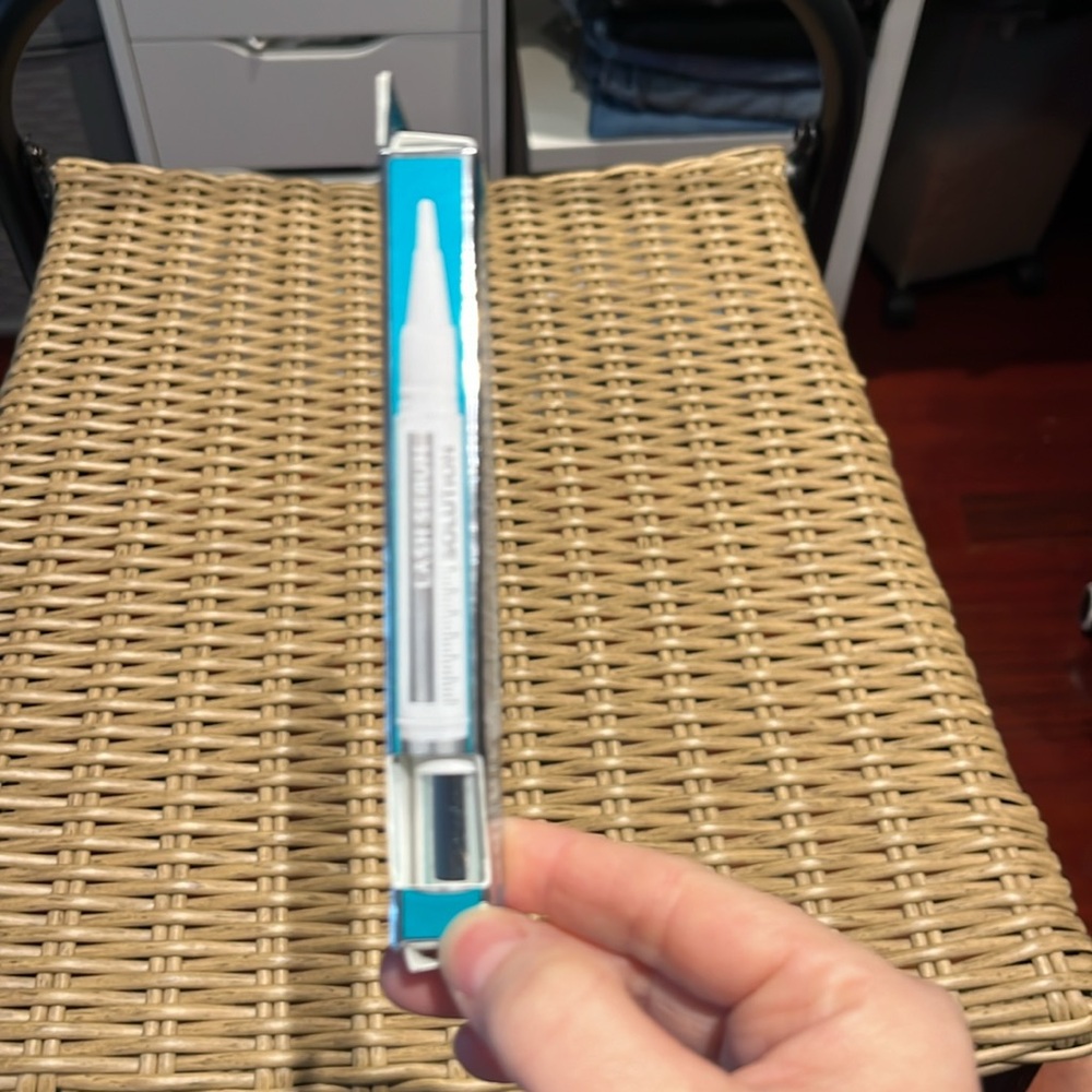 Last Chance! 🚨L’Oréal Lash Serum - Picture 3 of 5
